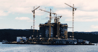 Hibernia GBS tijdens de bouw ervan nabij Bull Arm, Newfoundland (1997)