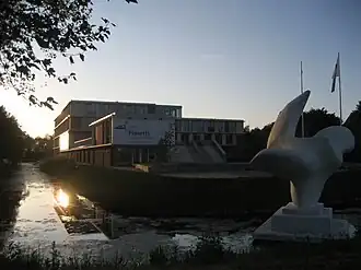 Fioretti (Hillegom). Op de voorgrond De Witte Engel