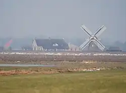 De Hilmahuistermolen gezien vanaf de zuidzijde.