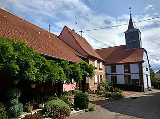 Protestantse kerk gezien vanaf de hoofdweg