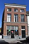 Winkel-woonhuis in Neoclassicisme stijl