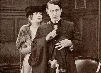 Lois Wilson en Henry B. Walthall in His Robe of Honor