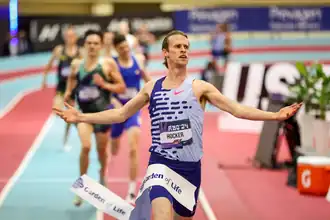 Cole Hocker verovert zijn tweede nationale indoortitel in 2024.