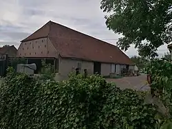 Schuur met driehallenstructuur uit 1835.