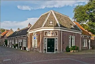 Het hofje Van Paling en Van Foreest aan de Geest in Alkmaar.