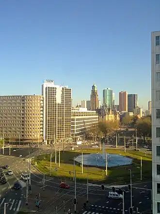 Hofplein met uitzicht op de Coolsingel