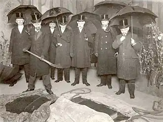 Een scène uit het toneelstuk Lente (Frühlings Erwachen) door het Hofstad Tooneel