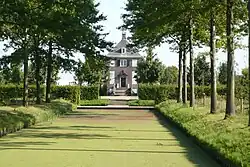 Hofwijck, gezien vanaf het station (2009)