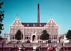 Het Hollandiagebouw, een voormalig kantoorgebouw (foto uit 1978)