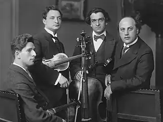 Hollandsch Strijkkwartet met Cor Kint (l.) (1918)