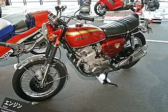 De Honda CB 750 zag er niet zo modern uit als de Norton Commando, maar was technisch wel veel verder