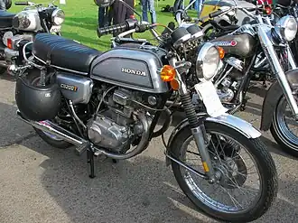 Honda CB 200 T in Custom Silver Metallic uit 1975