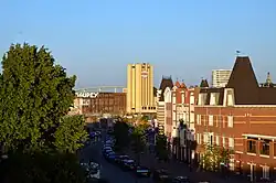 Het Honigcomplex gezien vanaf de brug De Oversteek