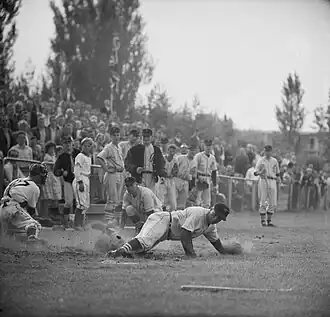 Tromp tijdens wedstrijd EHS tegen OVVO op 11 juni 1962