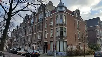 Gevelwand Honthorststraat 42-52 (van rechts naar links) (december 2018)