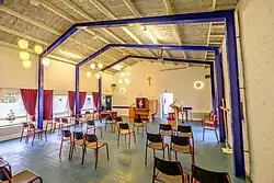 Interieur van de Molukse kerk van Hoogkerk (Molukse Evangelische Kerk Gethsémané) uit 1962