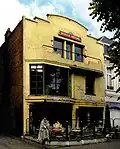 Vrijheid 162, huis uit 1936, winkel en woonhuis in art-decostijl, brasserie Den Bottel