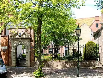 Munnickenveld 21 A t/m F, of het Claes Stapelhof.