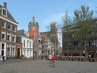 Straatwand met poortje in 2011