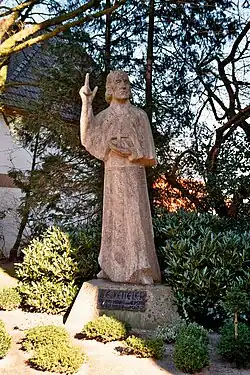 Ketteler-monument bij de kerk van Hopsten