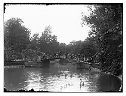 De brug rond 1899 vastgelegd door Jacob Olie (eveneens zonder hekwerk)