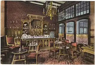 Bar style vieux-Hollandais avec vue sur le Hall