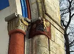Detail kapel met kapitelen
