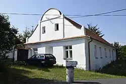 Huis in het dorp (2019)