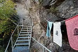 De route langs de bergwand