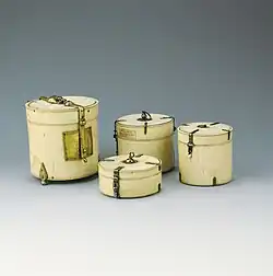 Hugo van Oignies, ivoren koffertjes (1220-1240)