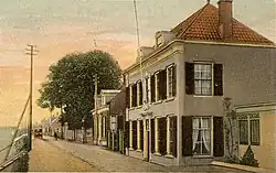 1925, Voorgevel, muren gepleisterd, lijstwerk alleen aan de voorgevel