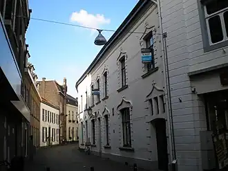 Rechts de woonhuizen van Hermans en Paetzold