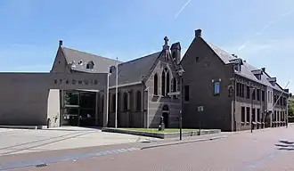 Het klooster in gebruik als gemeentehuis