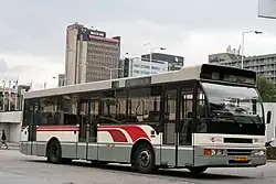 ​ ​ ​ ​ ​ Stadsbus Eindhoven: Deze kleurstelling was gebaseerd op de kleurstelling van de CSA in 1987. De bussen hadden een witte basis met grijze schotplaten, rode lijnen rondom de bus en een crèmekleurig dak.