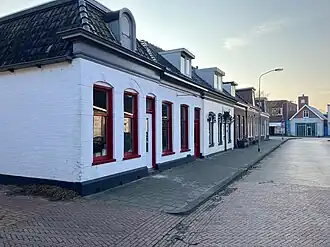 Huizen aan de Schoolstraat in Delfzijl-Centrum.