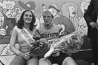 Huldiging van de eindwinnaar Jan Raas