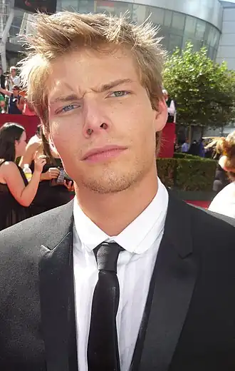 Hunter Parrish (2009)