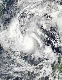 Foto of weerkaart van orkaan