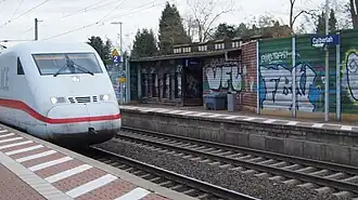 ICE rijdt door het station (2017)