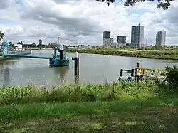 De Haven vanaf de Schenkeldijk met woontorens van De Dijk