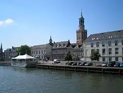 De IJsselkade gezien vanaf de IJssel