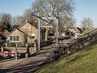 Ophaalbrug en dorpsbeeld (2013)