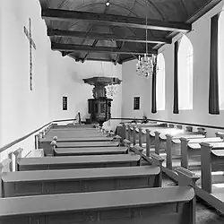 Interieur met preekstoel (1985)