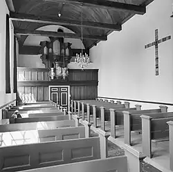 Interieur met orgel