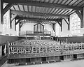 Interieur met het orgel op de achtergrond