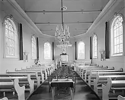 Interieur met preekstoel (1986)