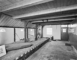 Zomerstal van de Barmhartige Samaritaan met “lage wand”.