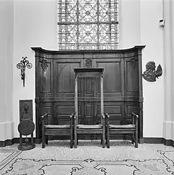 Koorbank in het priesterkoor