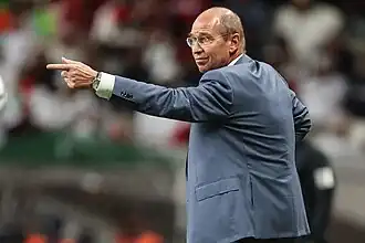 Verbeek als bondscoach van Oman op het Aziatisch kampioenschap voetbal 2019