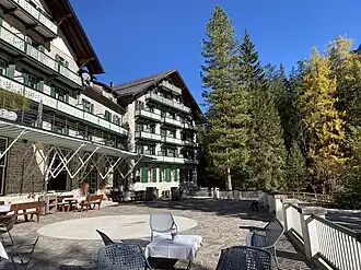 Hotel Pragser Wildsee, direct aan de oever van het meer